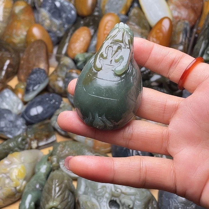 未镶嵌和田玉挂件