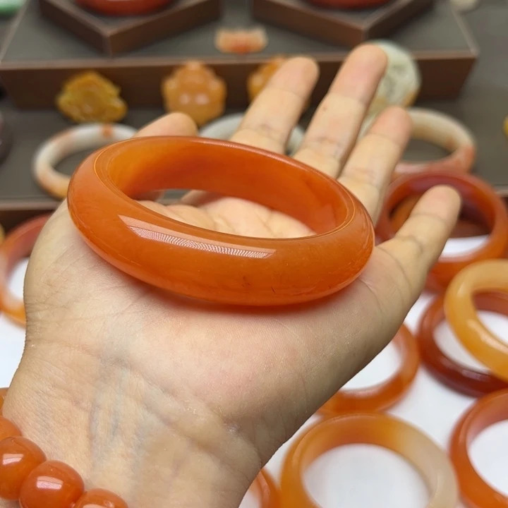 石英质玉未镶嵌手镯