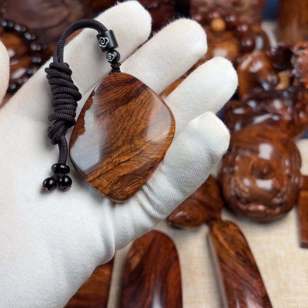 黄花梨/降香黄檀把件