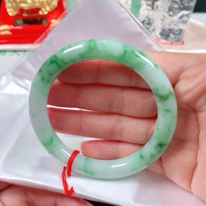 翡翠手镯未镶嵌   编号0230 圆条55