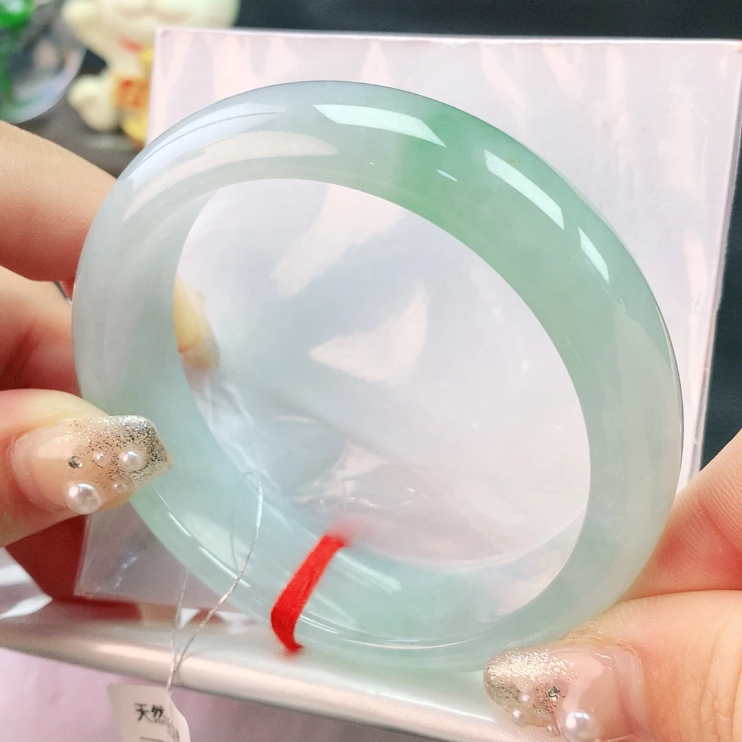 翡翠手镯未镶嵌57轮胎