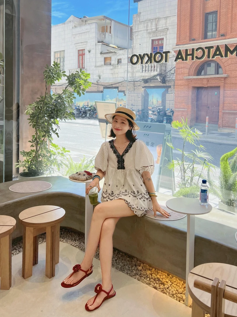 2025夏季新款新中式女装白色刺绣印花上衣短裤两件套装高级感穿搭