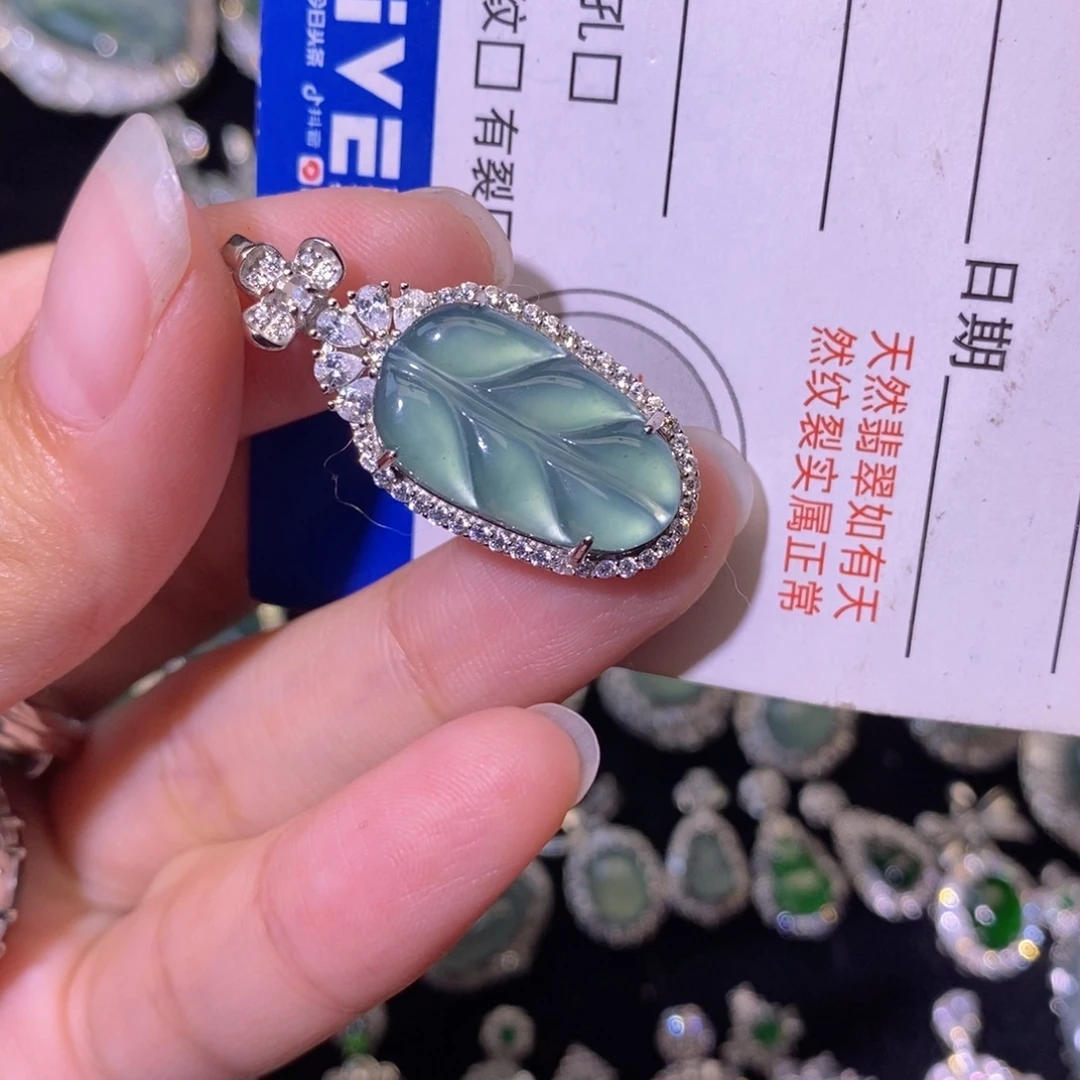 7***7翡翠银S925镶嵌颈饰分两单