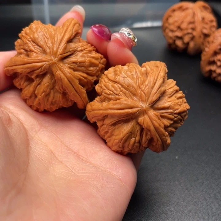 百***风吊坠文玩核桃白狮子