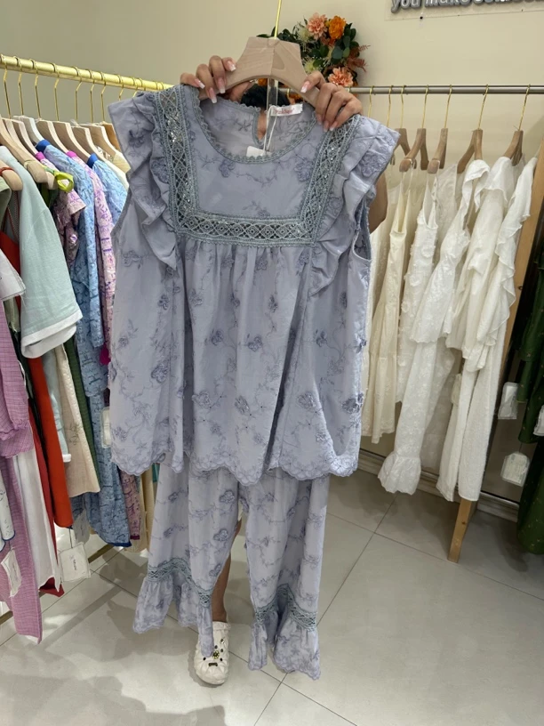 刺绣印花蕾丝家居服