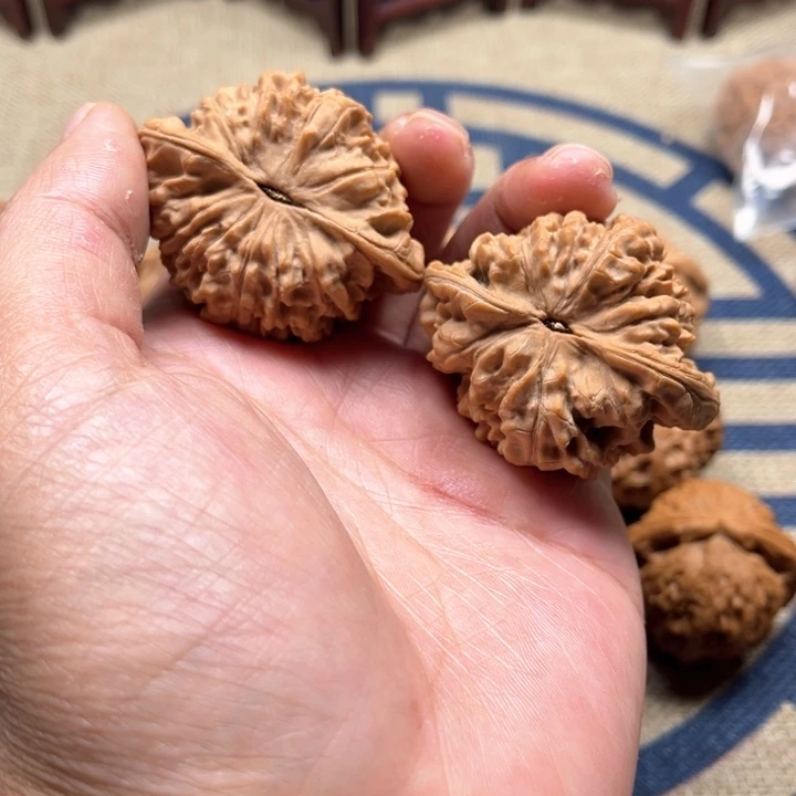 文玩核桃吊坠美***杯官帽