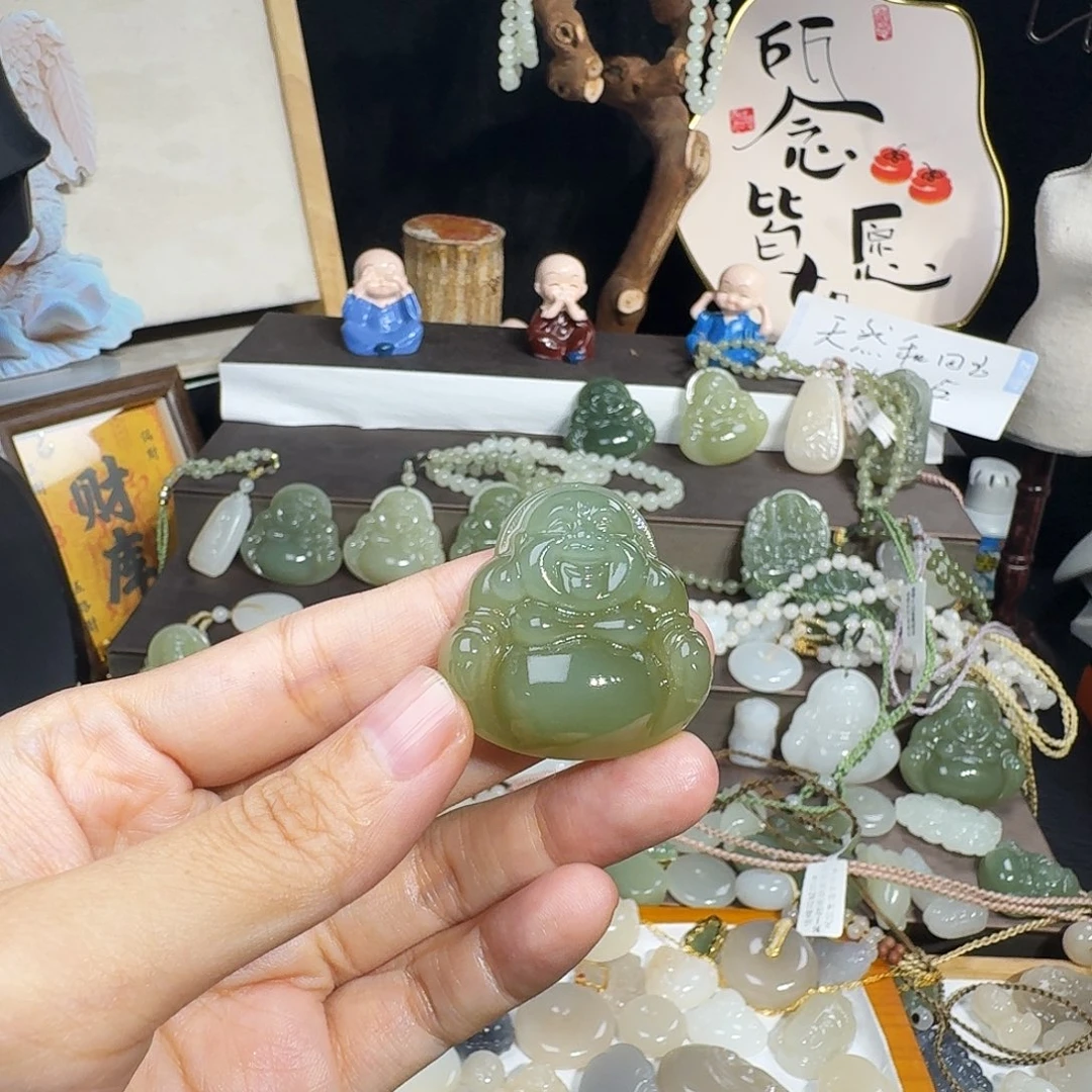 桐***王和田玉未镶嵌颈饰