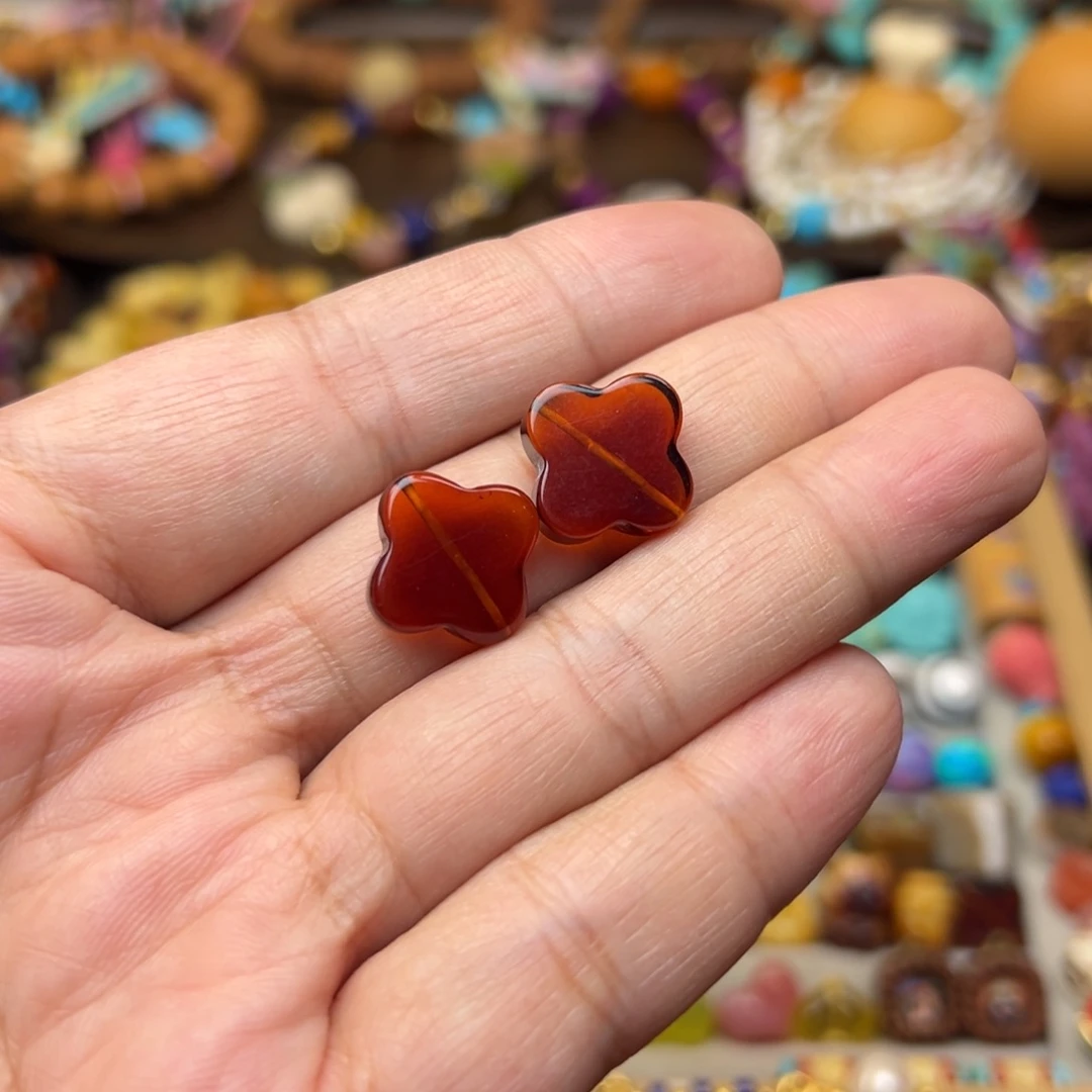 血珀未镶嵌裸石四叶发一颗