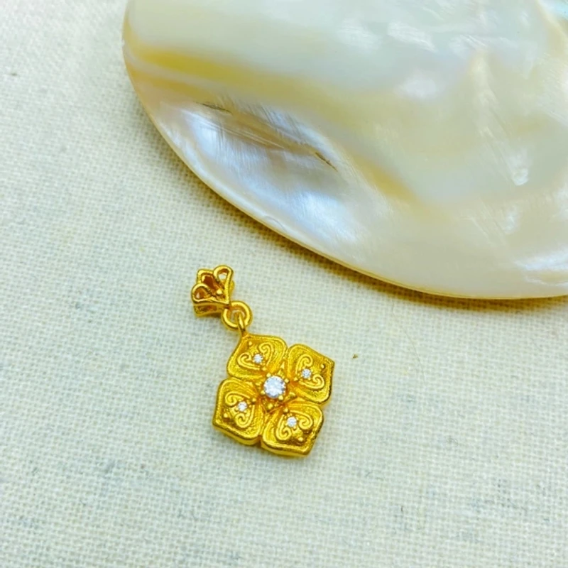 吊坠爆款K05113经典黄色四爪小草多样性发货47680