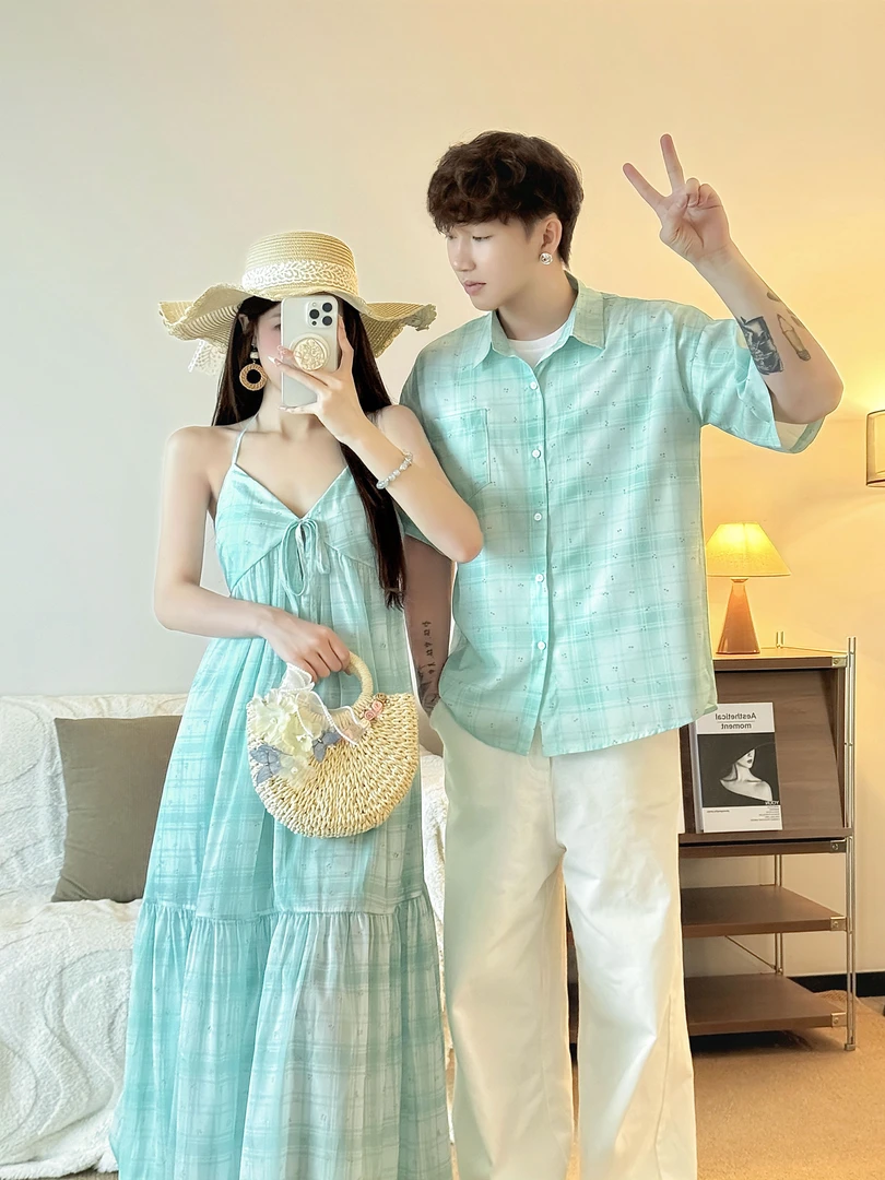 情侣装夏季度假风V领法式长裙挂脖褶皱吊带拼接连衣裙男短袖衬衫