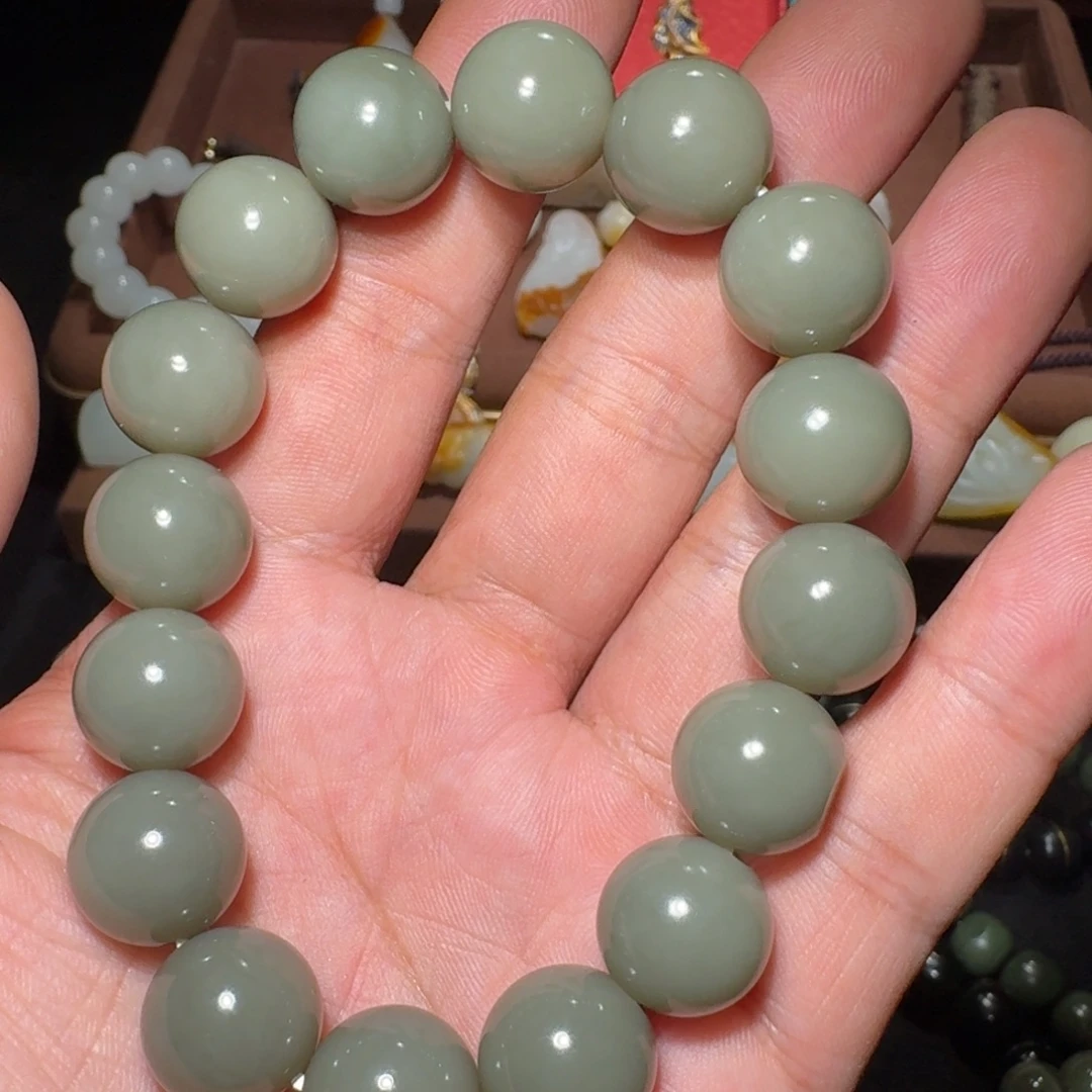 和田玉18K金镶嵌颈饰