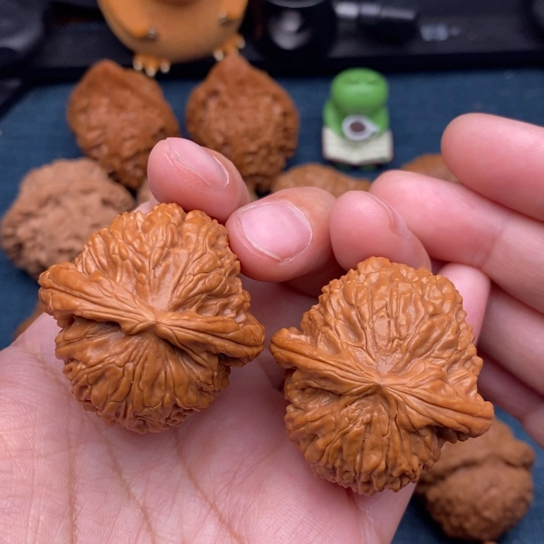 文玩核桃把件38红皮球白
