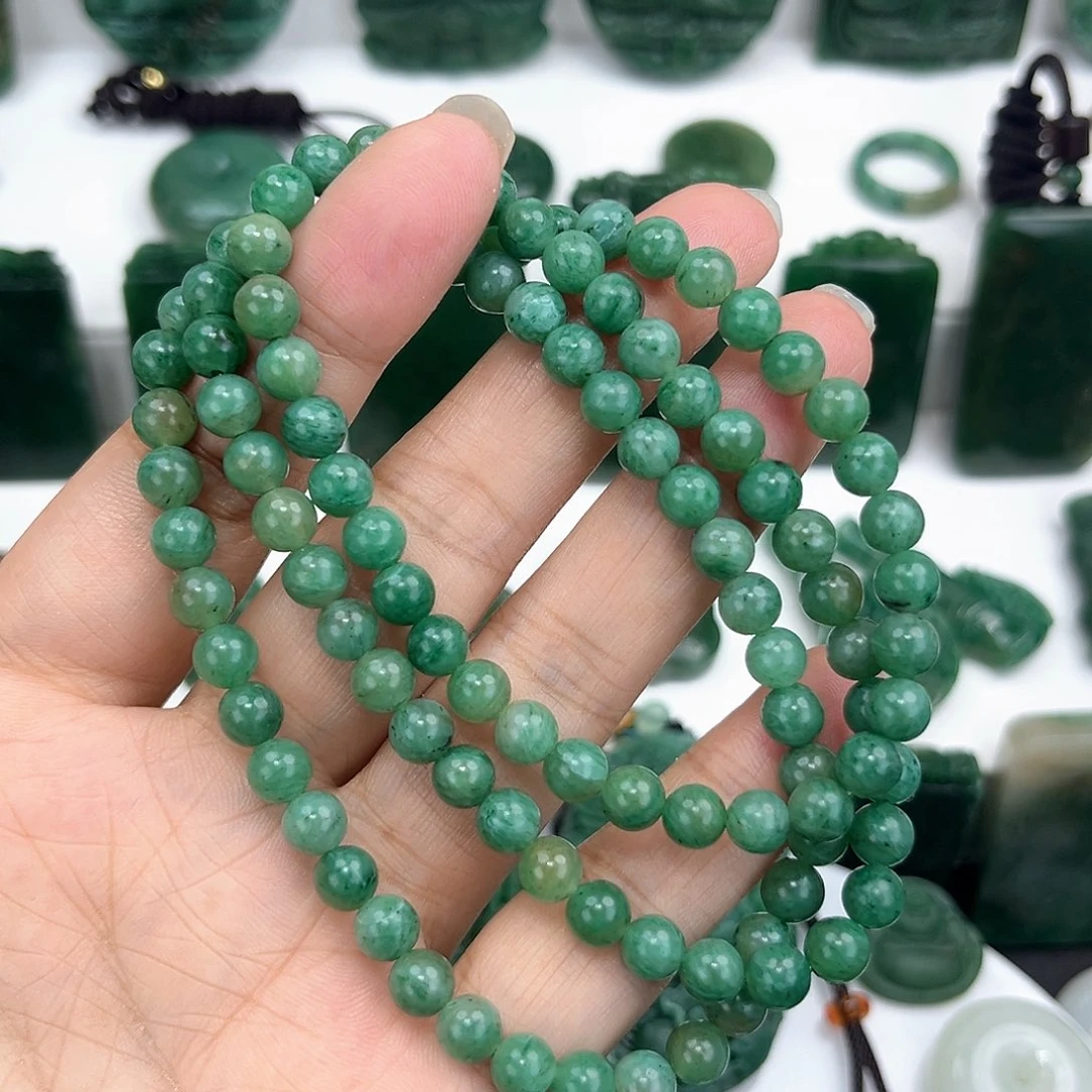 独山玉未镶嵌颈饰