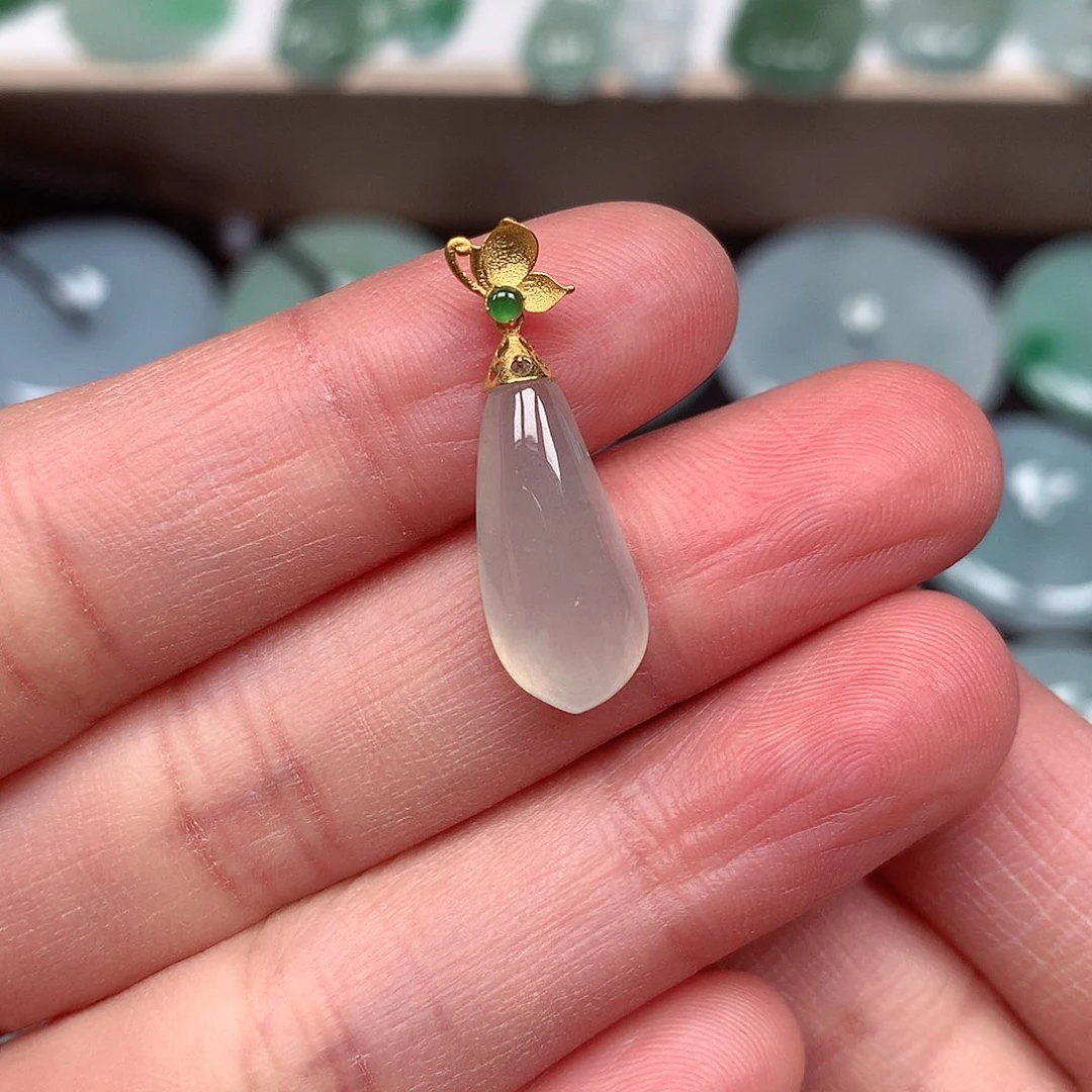 翡翠颈饰未镶嵌福瓜