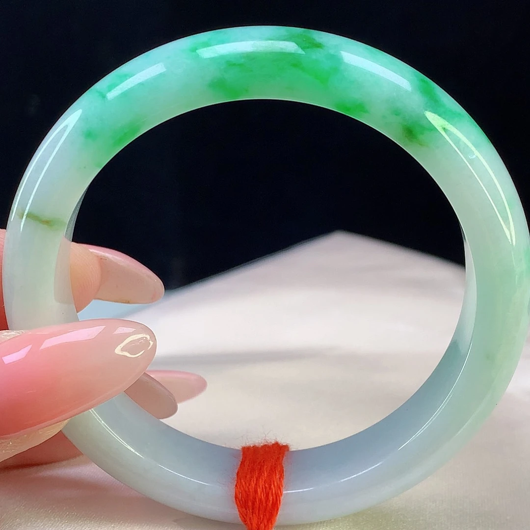 翡翠手镯未镶嵌天然翡翠1347