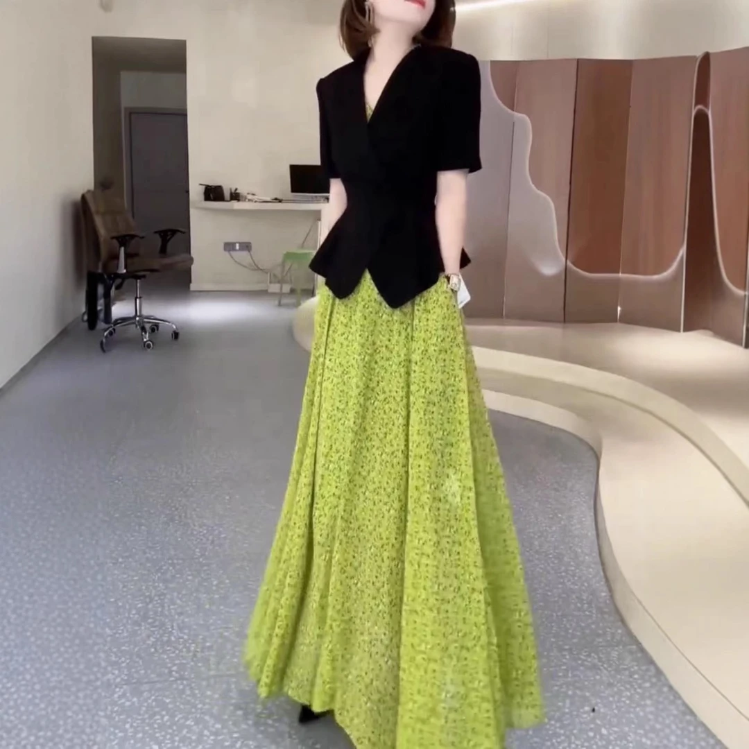 新款修身净版显白显瘦外套搭配长款连衣裙