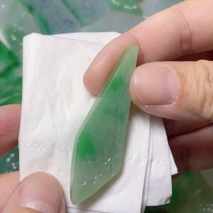 定制翡翠未镶嵌包工