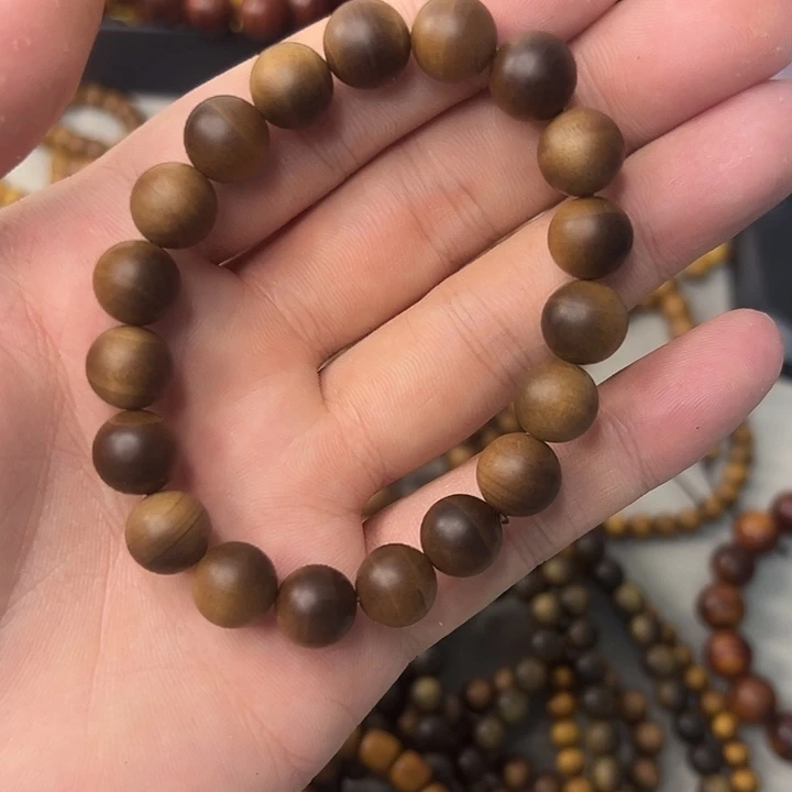 沉香手串奶香味可盘可玩