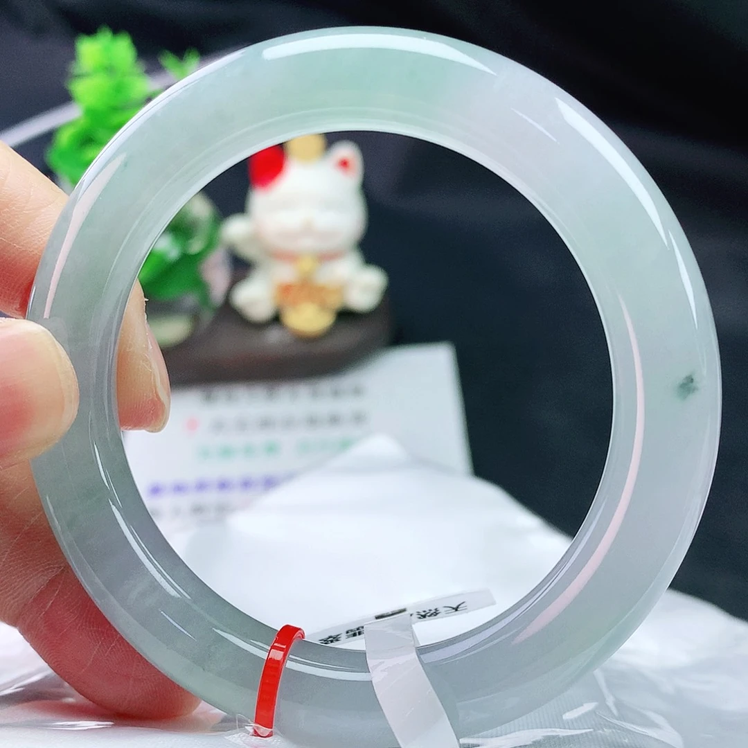 翡翠手镯未镶嵌53圆