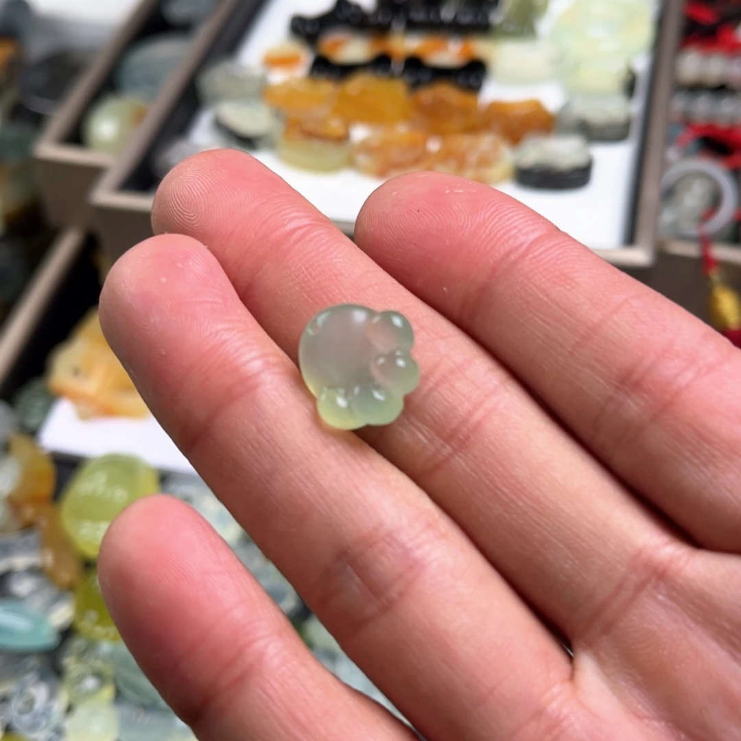 蛇纹石玉原石未镶嵌