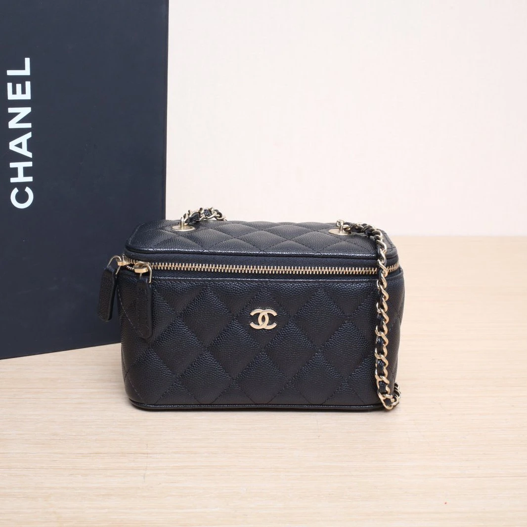 99新 Chanel/香奈儿 【娇】22S 化妆包 带镜子 皮革C 31开 664356