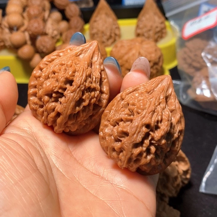 文玩核桃把件大沽石