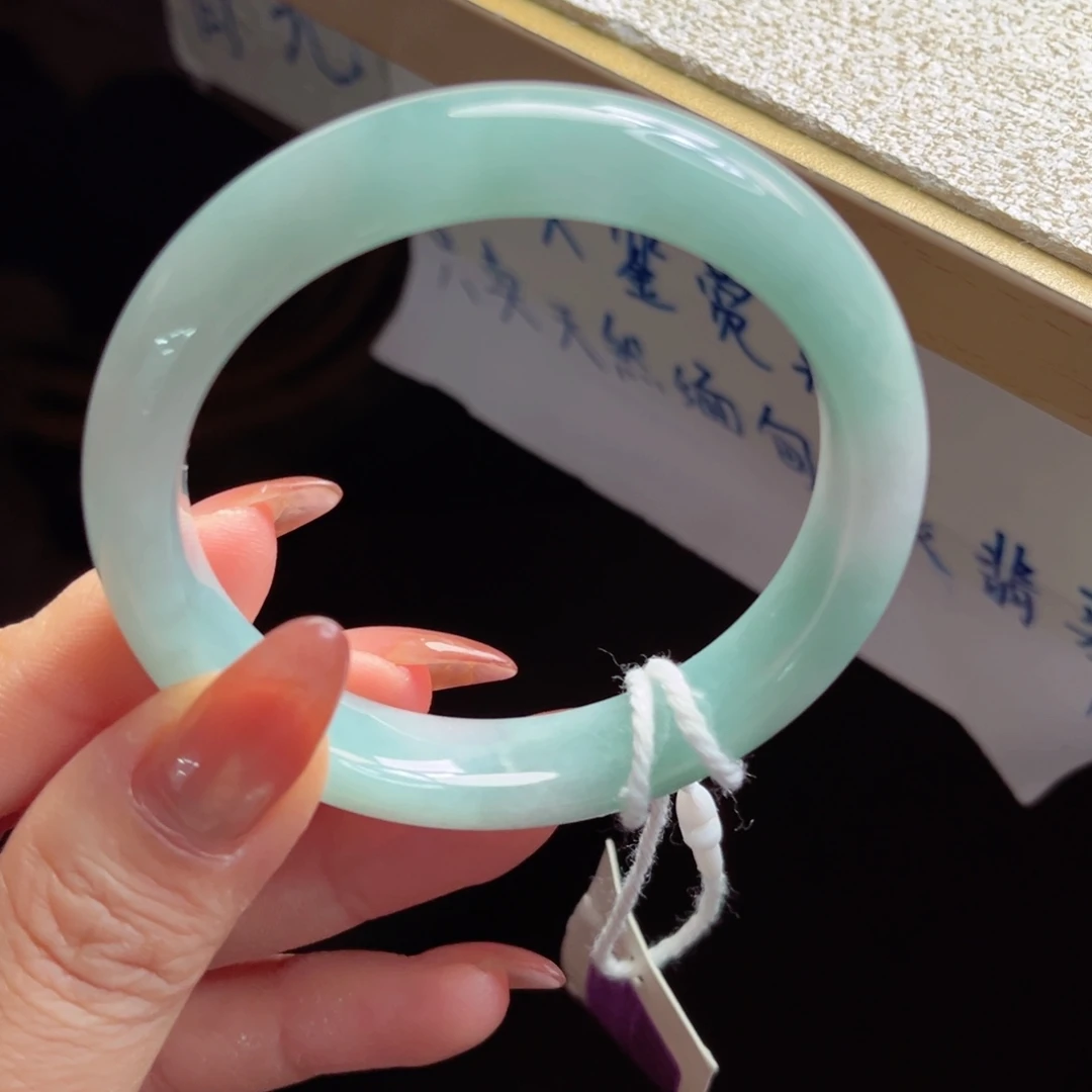 翡翠未镶嵌手镯手镯