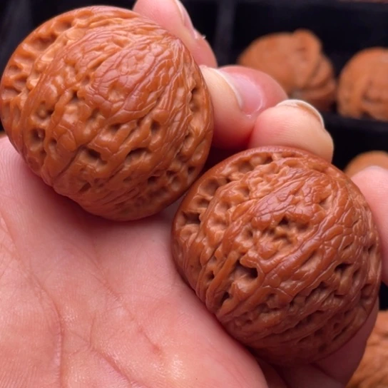 文玩核桃把件秦岭山脉核桃