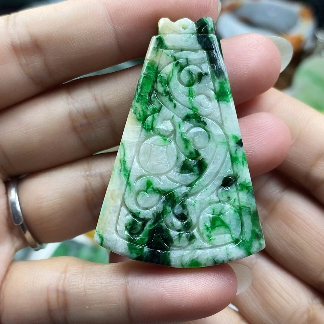 颈饰未镶嵌翡翠牌子