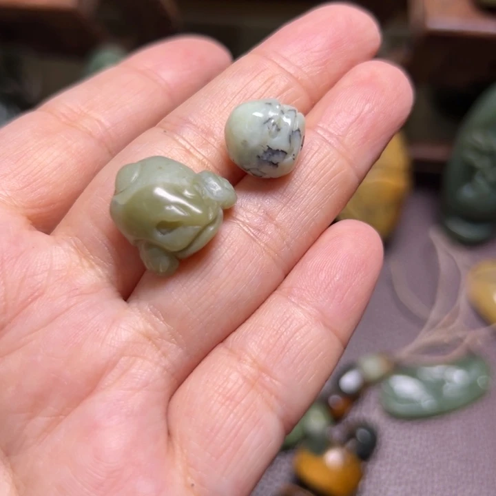 青***尘岫岩河磨玉（透闪石质玉）未镶嵌颈饰