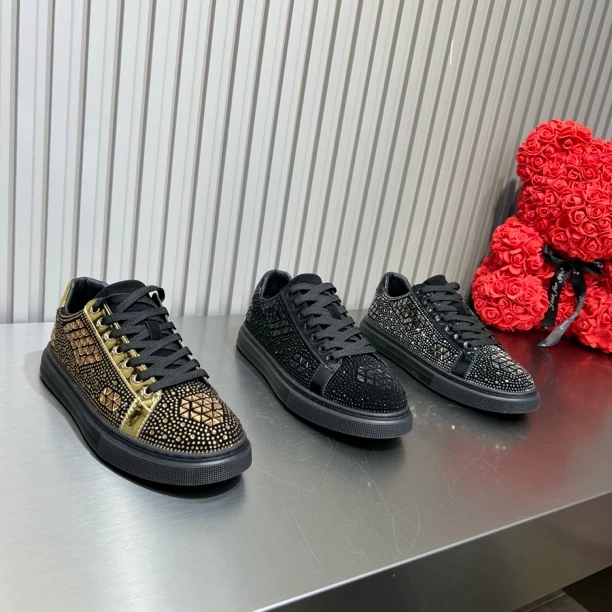 早春新款高温烫钻低帮舒适时尚男款休闲潮鞋 皮鞋码