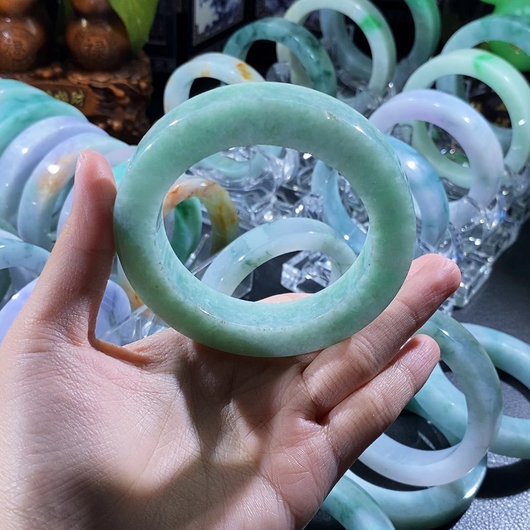 未镶嵌手镯定制翡翠