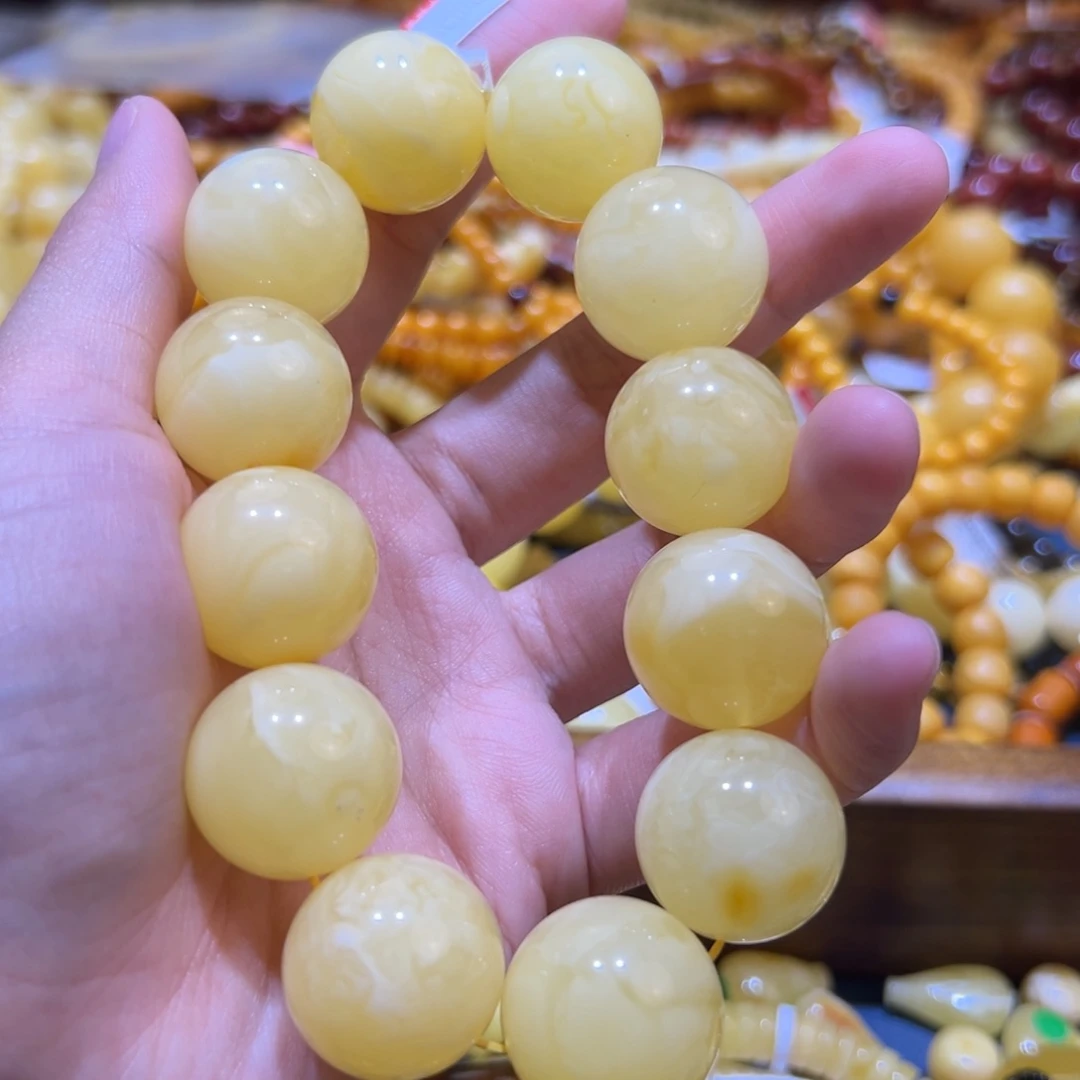 未镶嵌琥珀珠宝奇石