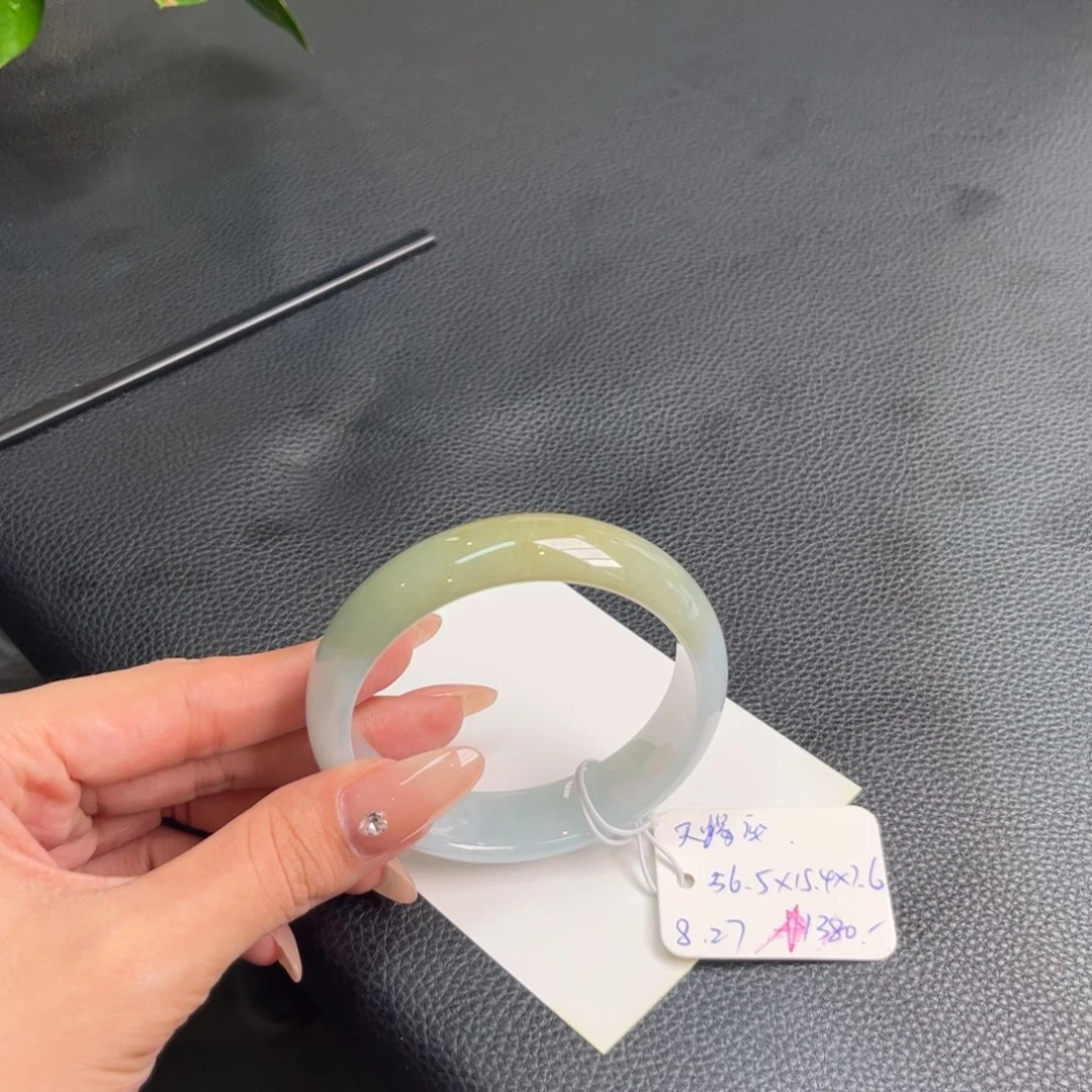 翡翠未镶嵌手镯手镯