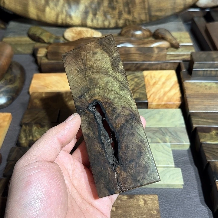 潜***季阴沉木直播间一物一拍截图