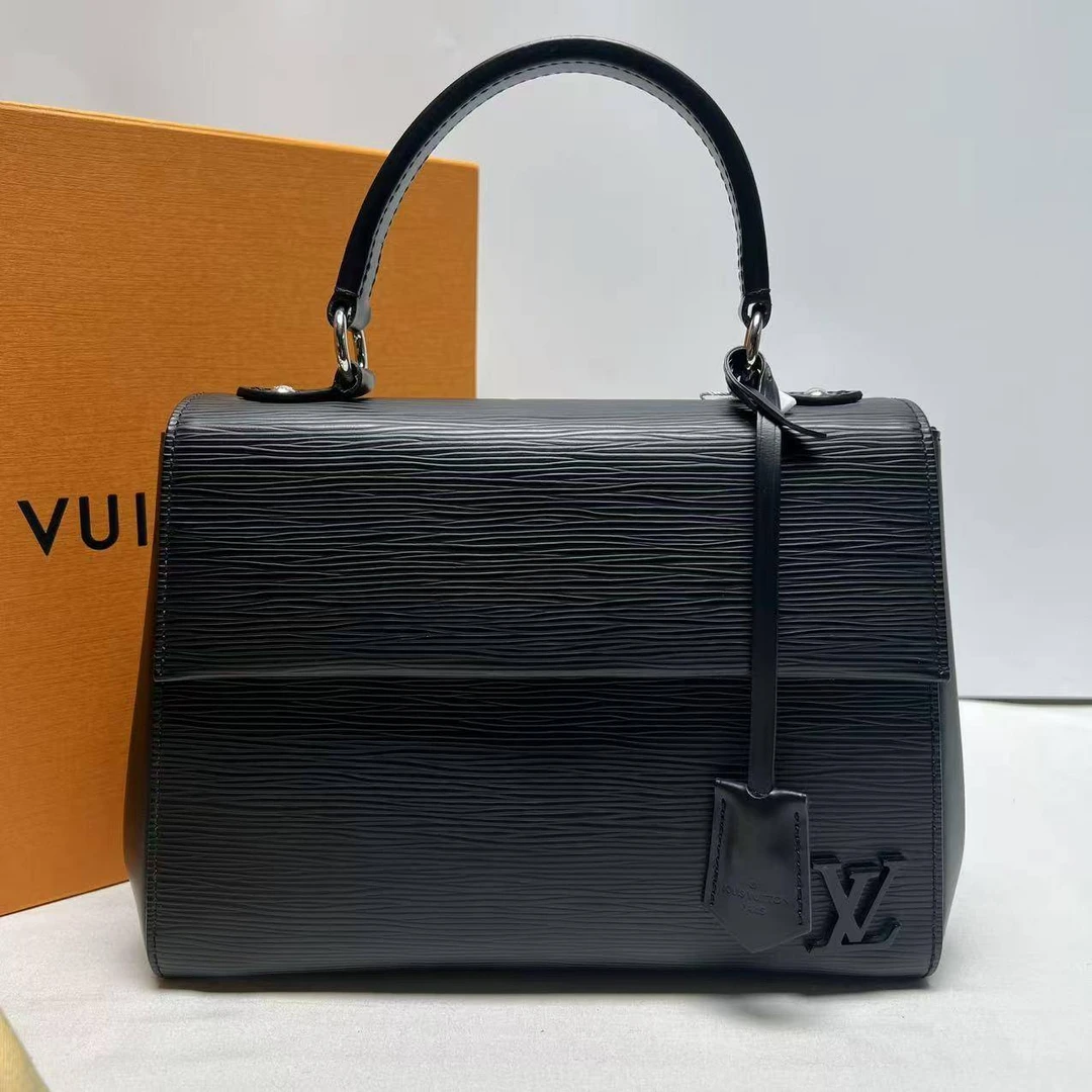 胖虎安安/路易威登/95新/公价0/箱包/两用包/31B2501210012