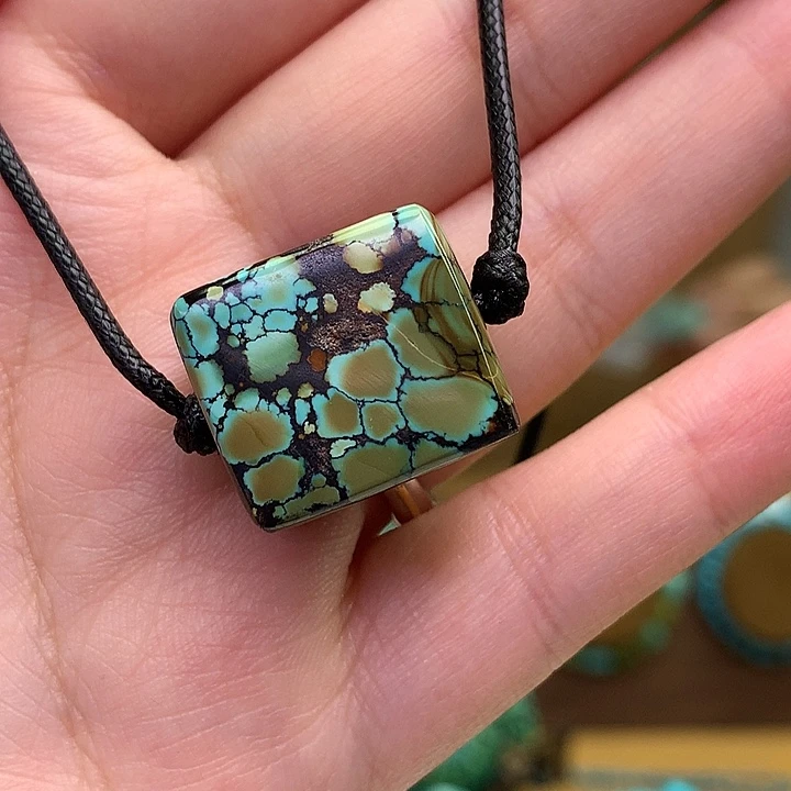 绿松石未镶嵌原矿