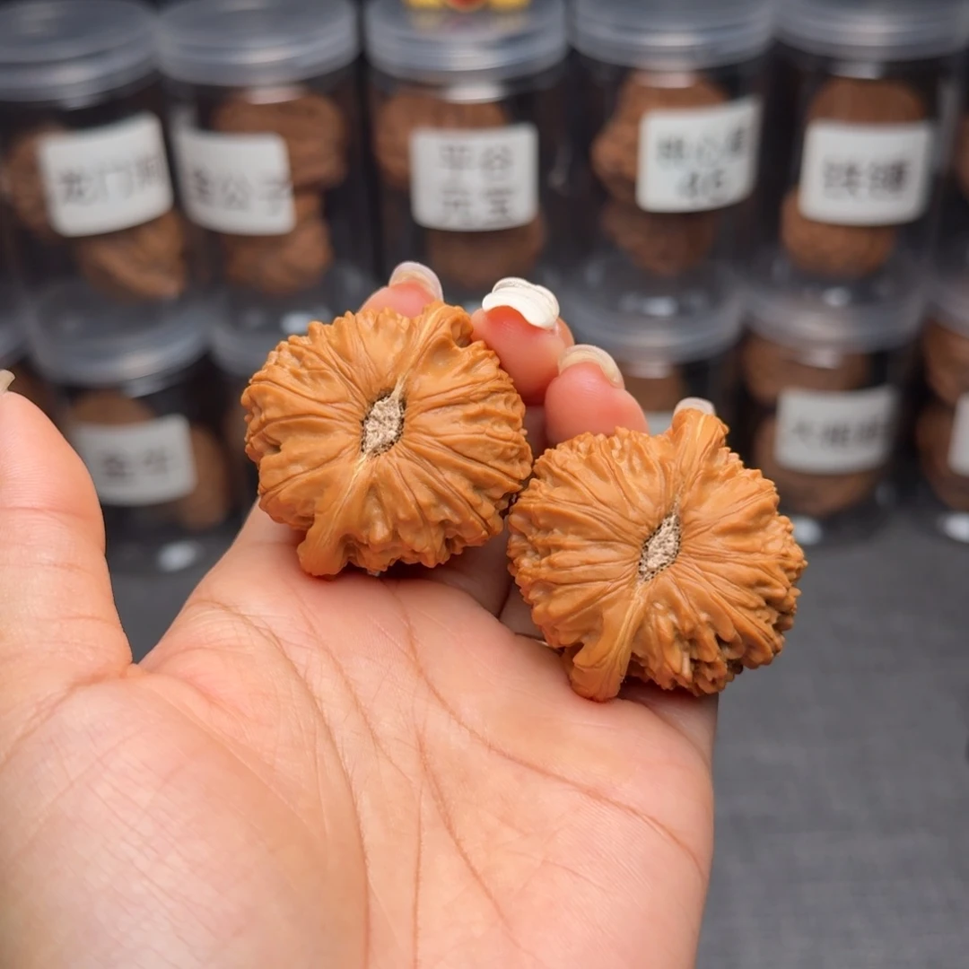 哆***梦把件文玩核桃大眼闷白