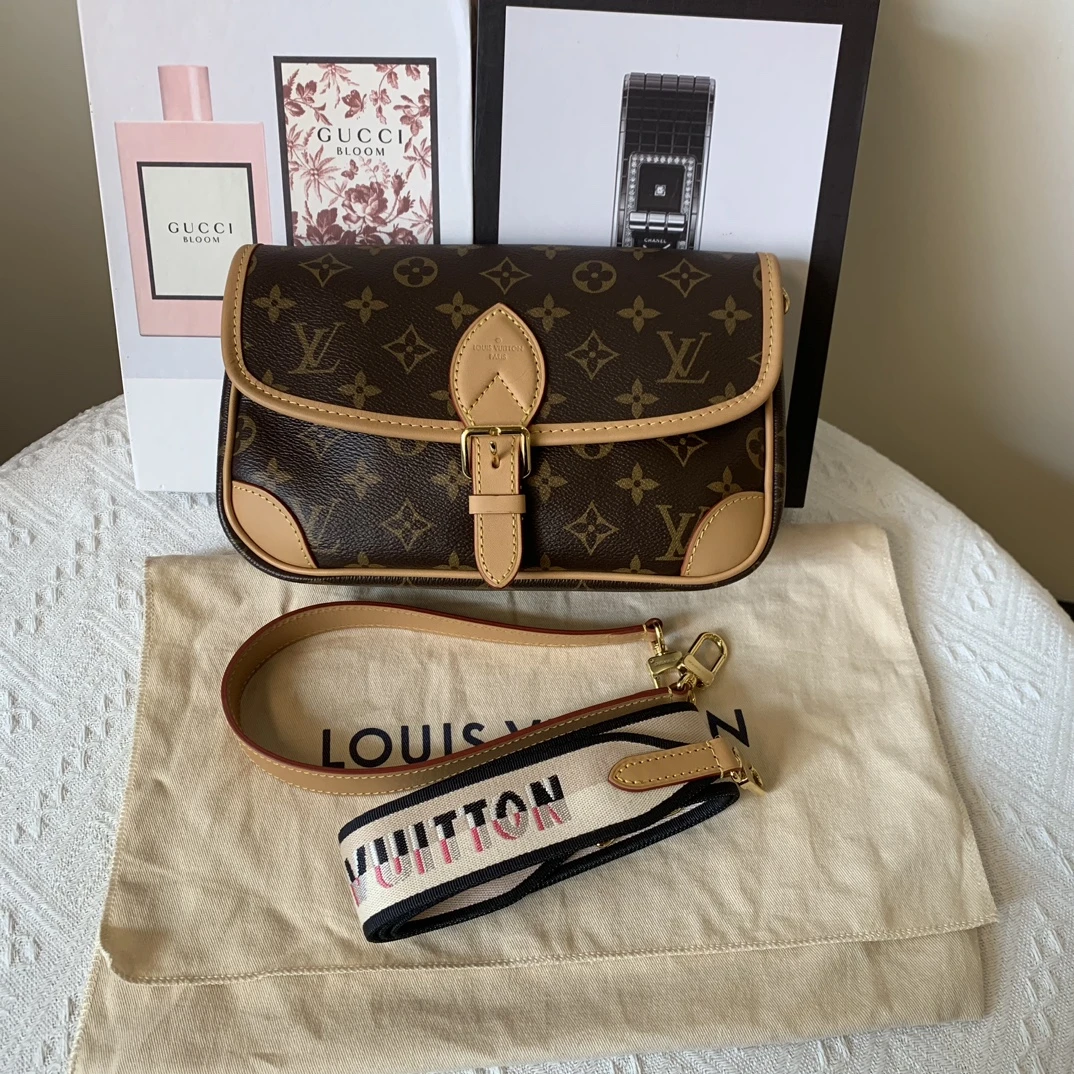 99新 LouisVuitton/路易威登 经典老花 法棍包  米黑肩带