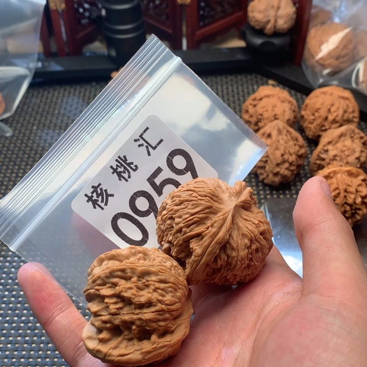 文玩核桃吊坠马老四
