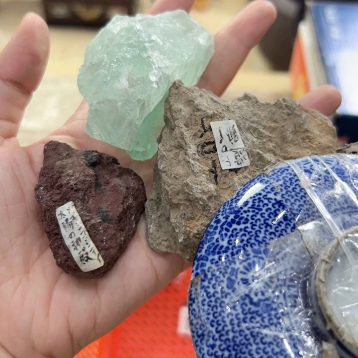 瓷片陶瓷制品和其他各种产品在