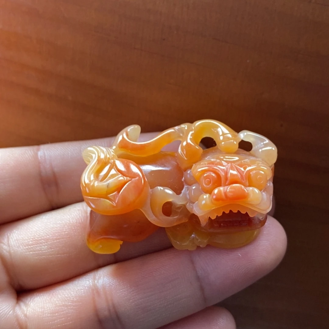 石英质玉（黄龙玉）未镶嵌颈饰