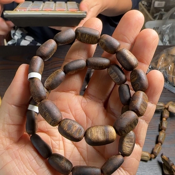 沉香手串红土乌身留疤6克卡8多样性发1条