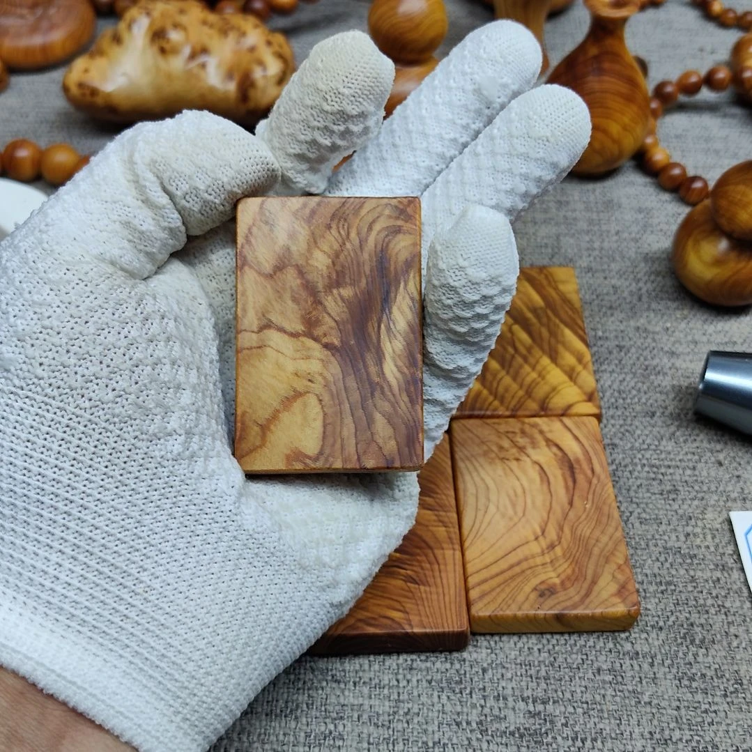 z****太行崖柏手工艺品