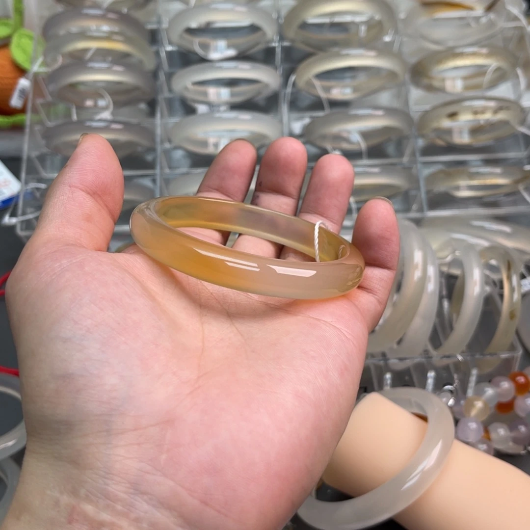 玛瑙/玉髓手镯未镶嵌