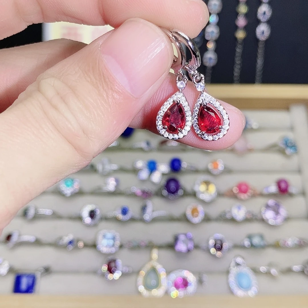 未镶嵌耳饰石榴石