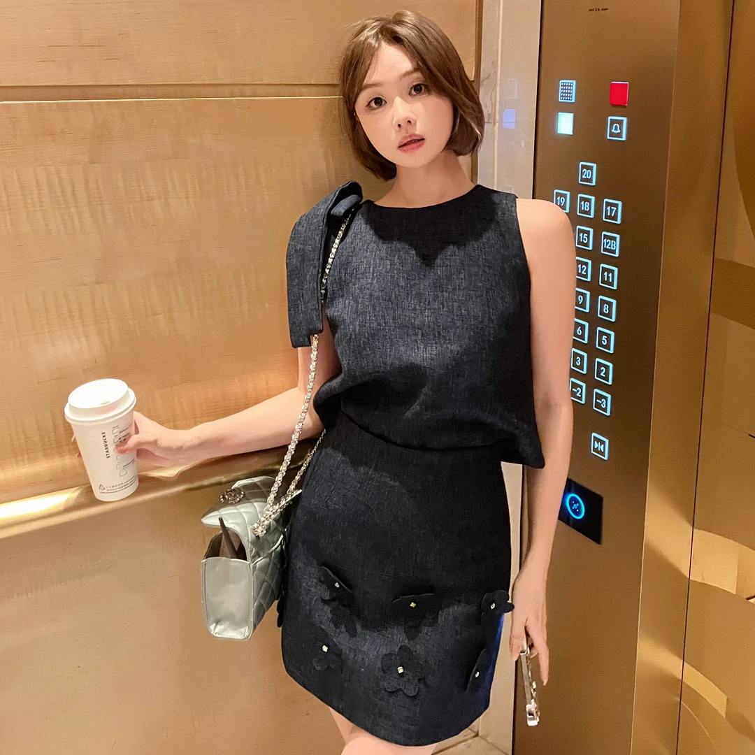 LC240381短款上衣 LQ240212细节花朵半裙