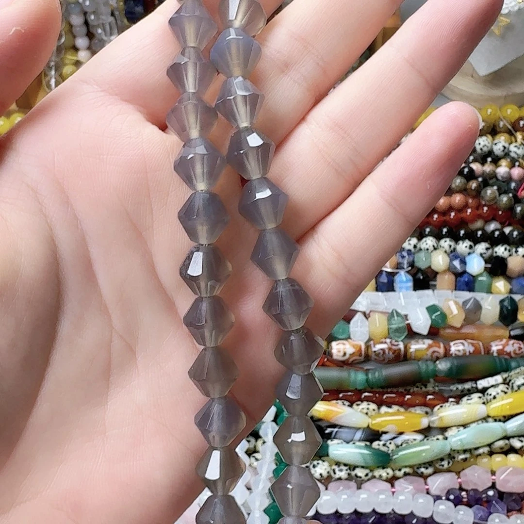 未镶嵌玛瑙/玉髓珠宝半成品灰玛飞碟一条