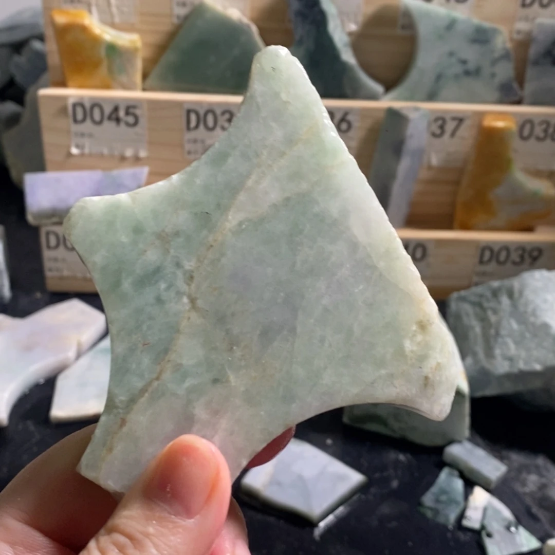 颈饰未镶嵌翡翠天然翡翠