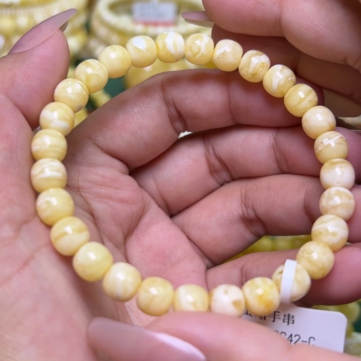 蜜蜡未镶嵌珠宝奇石